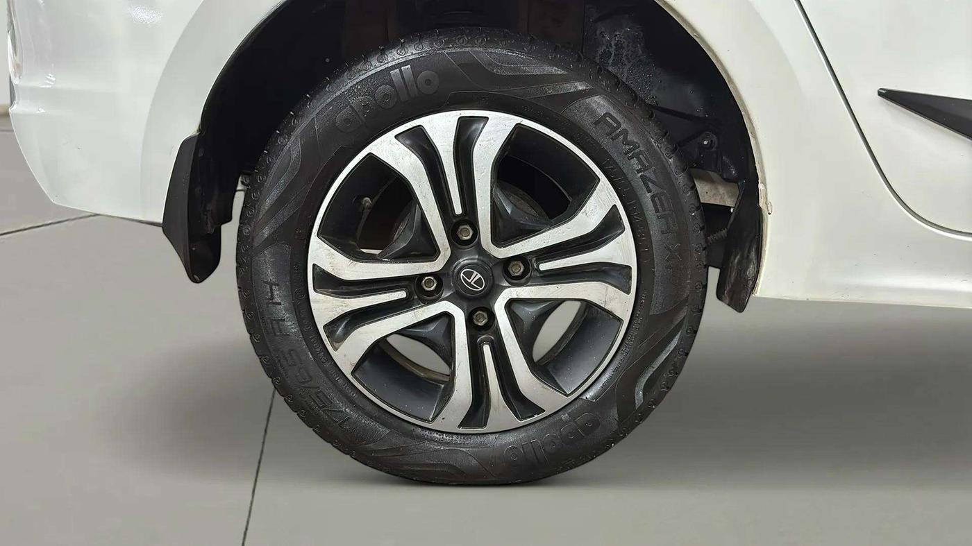 2024 Tata TIGOR XZA Plus iCNG , CNG, Automatic, 20,086 km, Right Rear Wheel