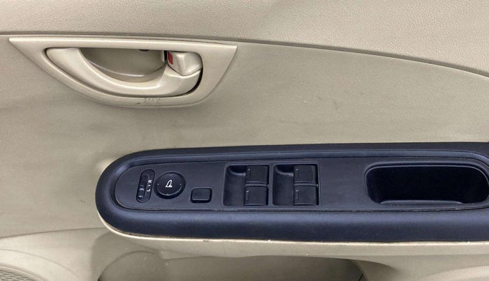 2017 Honda Amaze 1.2L I-VTEC S OPT, CNG, Manual, 68,908 km, Right front window switch / handle - Child Lock not working for windows