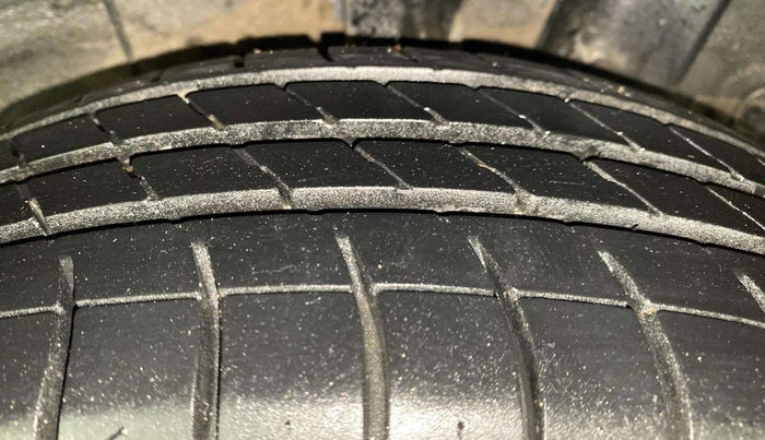 2016 Hyundai Xcent S AT 1.2, Petrol, Automatic, 52,895 km, Left Rear Tyre Tread