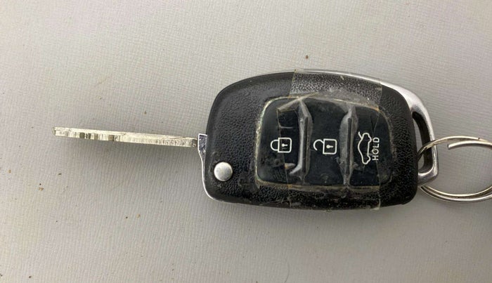 2016 Hyundai Xcent S AT 1.2, Petrol, Automatic, 52,895 km, Key Close Up