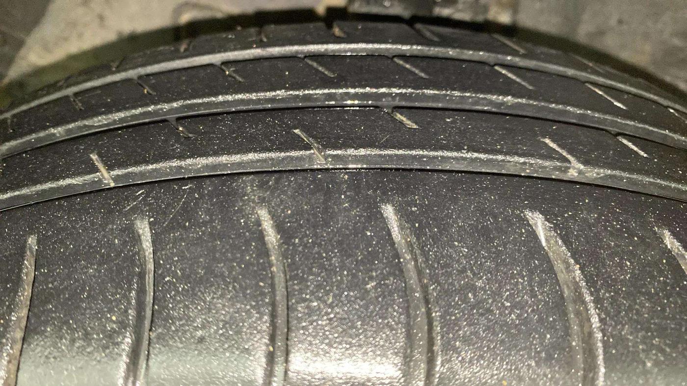 2016 Hyundai Xcent S AT 1.2, Petrol, Automatic, 52,895 km, Left Front Tyre Tread