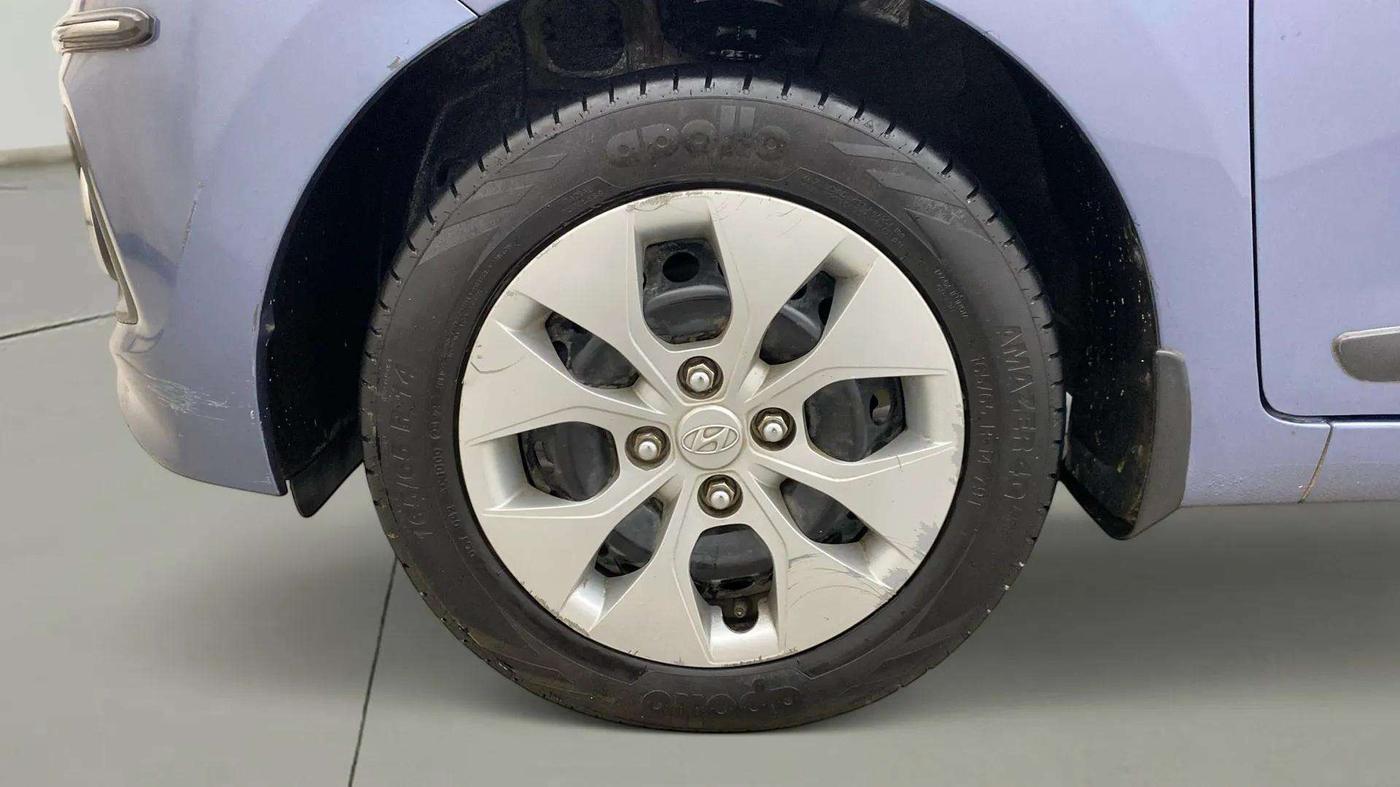 2016 Hyundai Xcent S AT 1.2, Petrol, Automatic, 52,895 km, Left Front Wheel