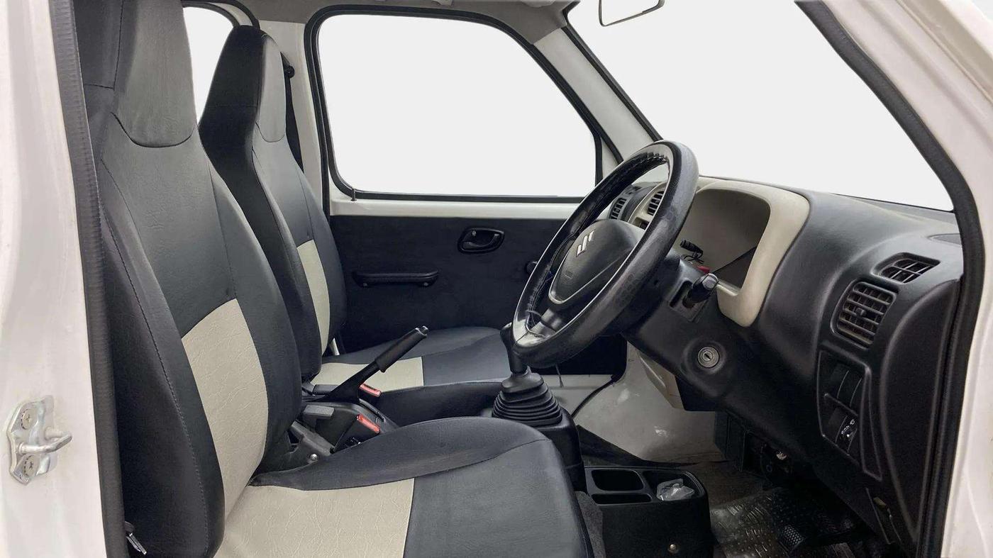 2020 Maruti Eeco 5 STR WITH A/C+HTR, Petrol, Manual, 26,346 km, Right Side Front Door Cabin