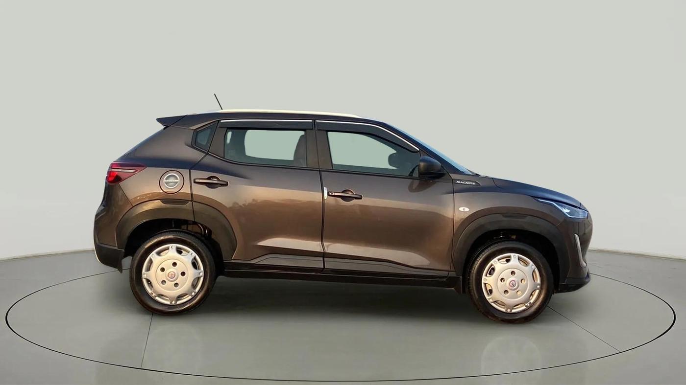 2023 Nissan MAGNITE XE, Petrol, Manual, 6,227 km, Right Side View