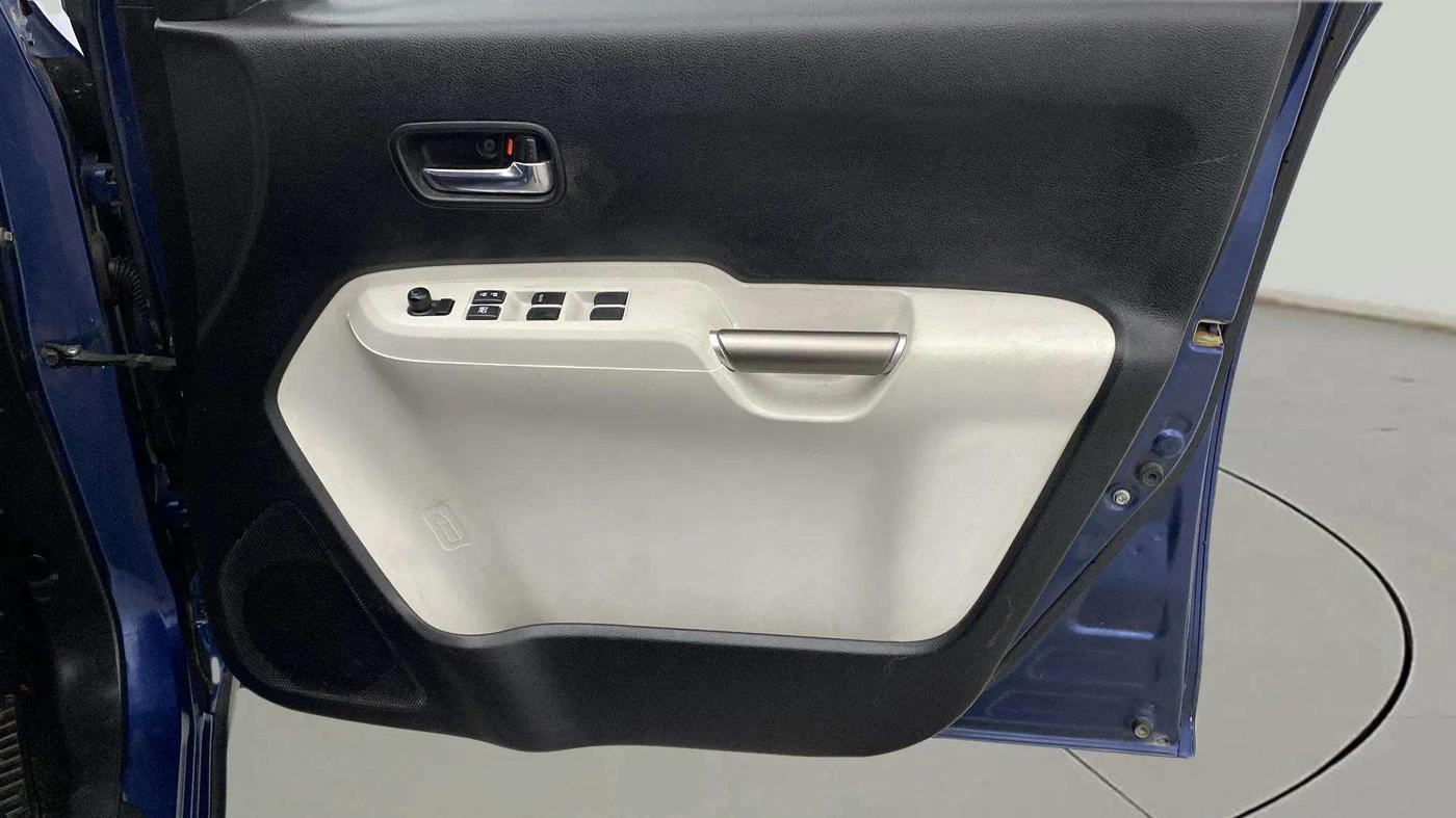 2018 Maruti IGNIS ALPHA 1.2, Petrol, Manual, 57,329 km, Driver Side Door Panels Control
