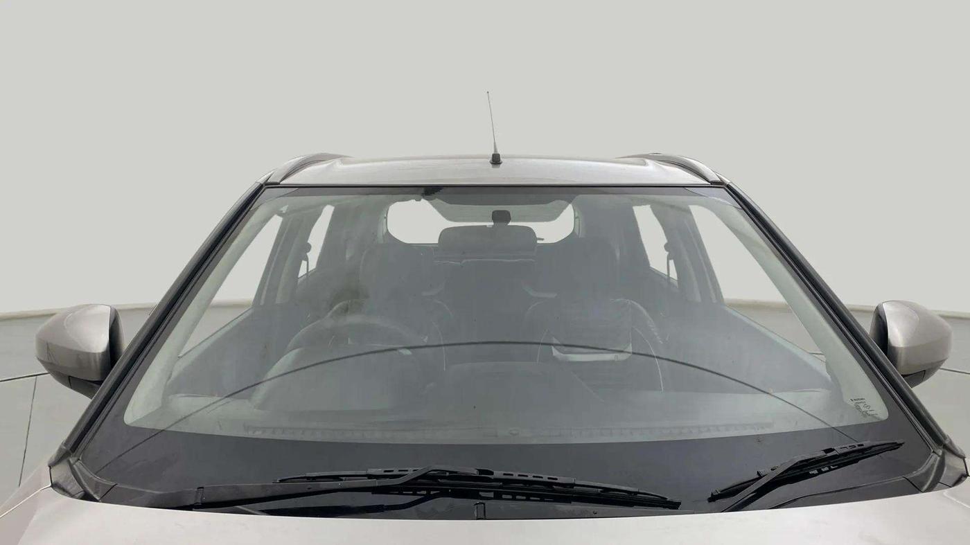 2018 Maruti Vitara Brezza ZDI AMT, Diesel, Automatic, 42,344 km, Front Windshield