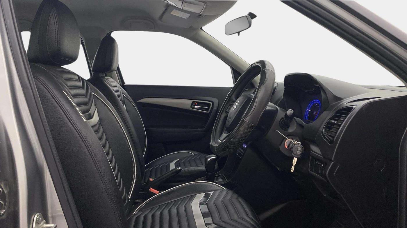 2018 Maruti Vitara Brezza ZDI AMT, Diesel, Automatic, 42,344 km, Right Side Front Door Cabin