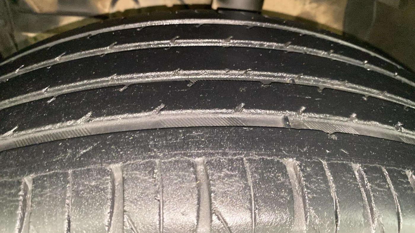 2018 Maruti Vitara Brezza ZDI AMT, Diesel, Automatic, 42,344 km, Left Front Tyre Tread