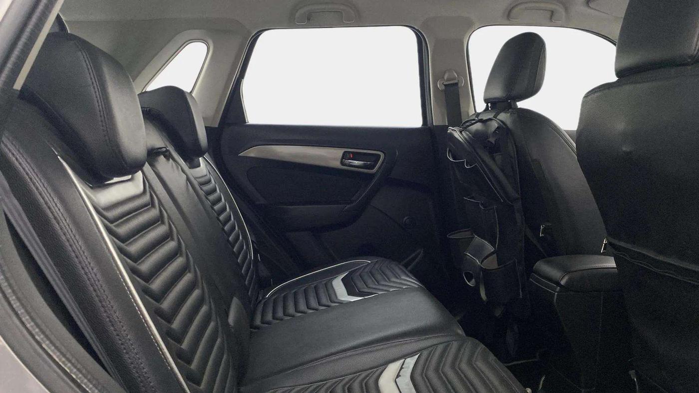 2018 Maruti Vitara Brezza ZDI AMT, Diesel, Automatic, 42,344 km, Right Side Rear Door Cabin