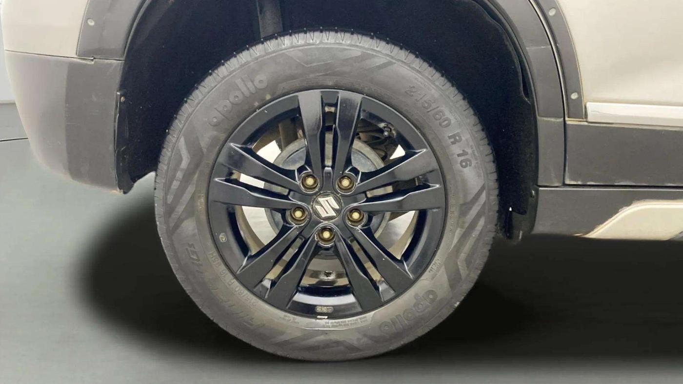 2018 Maruti Vitara Brezza ZDI AMT, Diesel, Automatic, 42,344 km, Right Rear Wheel