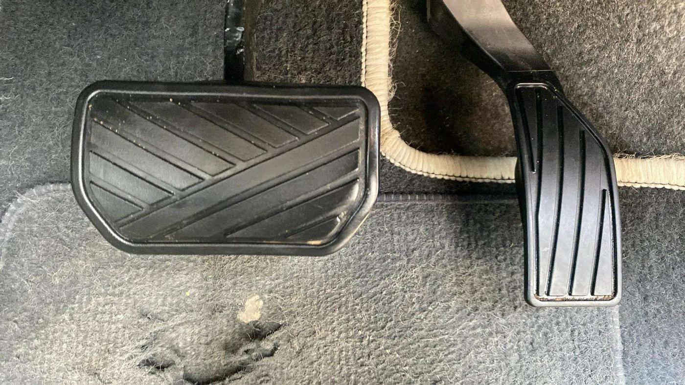 2018 Maruti Vitara Brezza ZDI AMT, Diesel, Automatic, 42,344 km, Pedals
