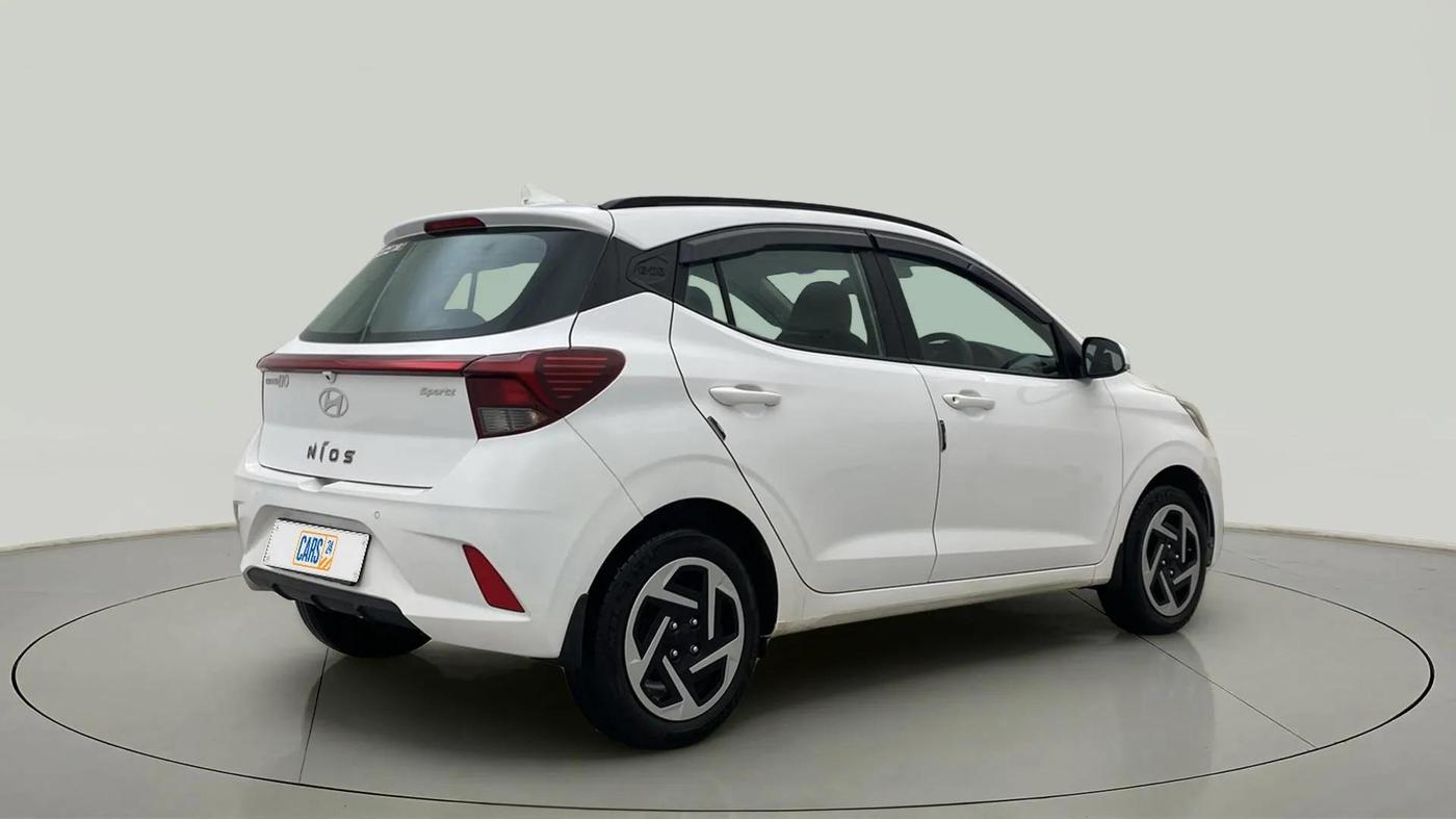 2023 Hyundai GRAND I10 NIOS SPORTZ 1.2 KAPPA VTVT, Petrol, Manual, 12,200 km, Right Back Diagonal