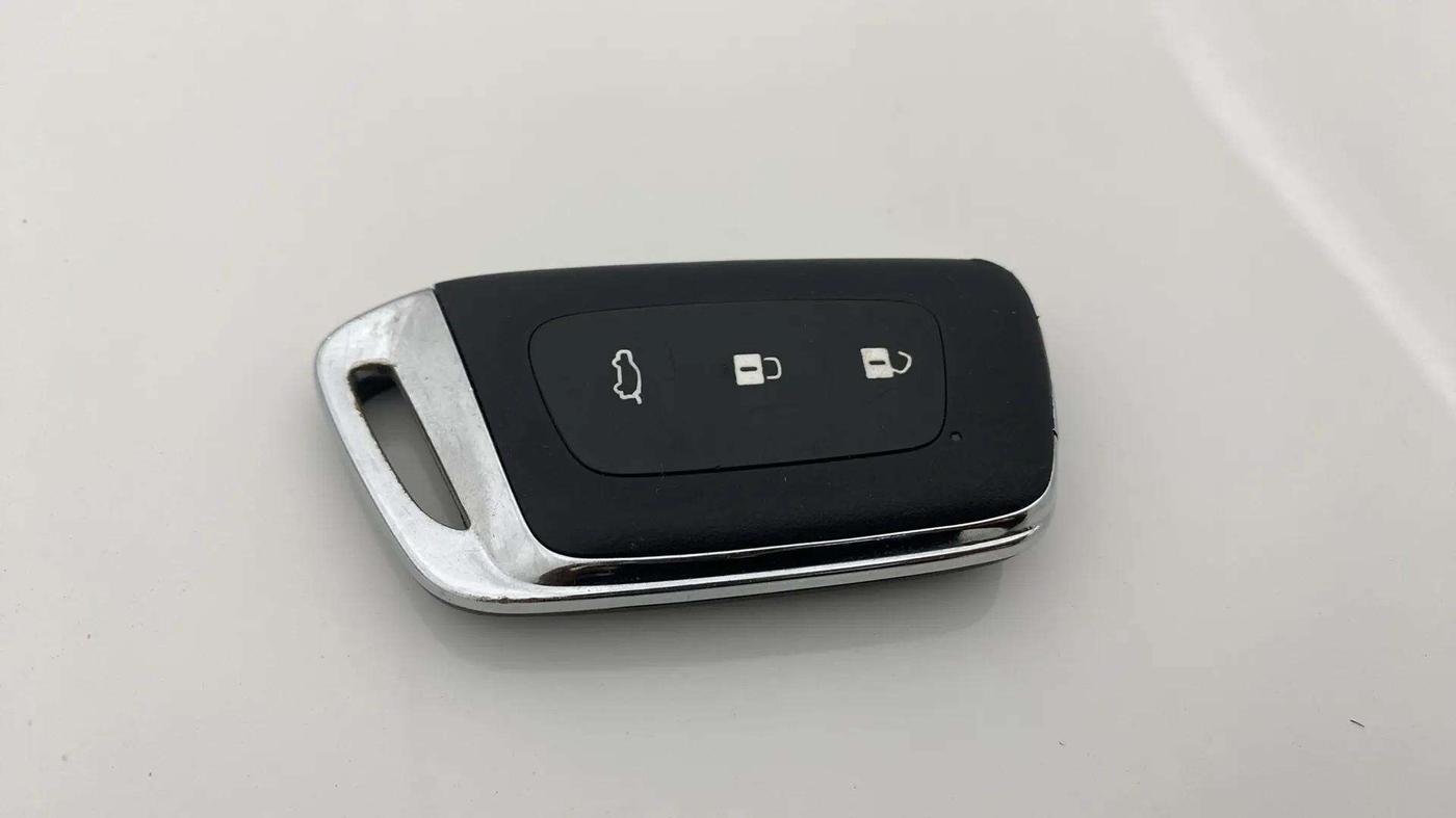 2020 MG HECTOR SHARP 1.5 DCT PETROL, Petrol, Automatic, 7,913 km, Key Close Up