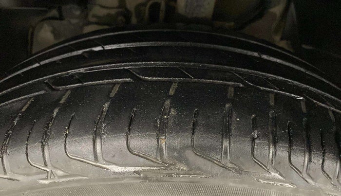 2022 Tata NEXON XMA SUNROOF PETROL, Petrol, Automatic, 36,708 km, Left Front Tyre Tread