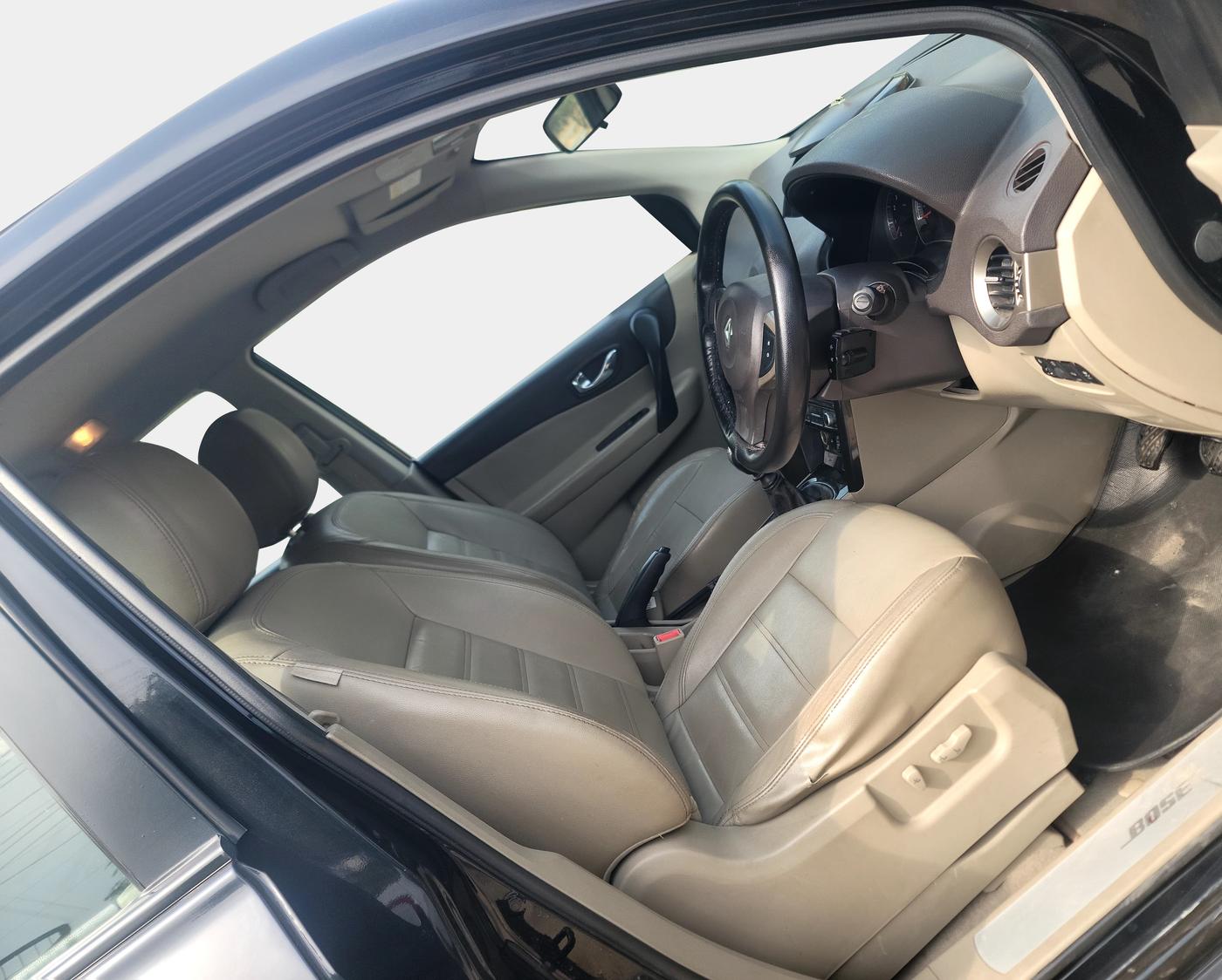 2014 Renault Koleos 4x4 MT, Diesel, Manual, 63,351 km, Right Side Rear Door Cabin