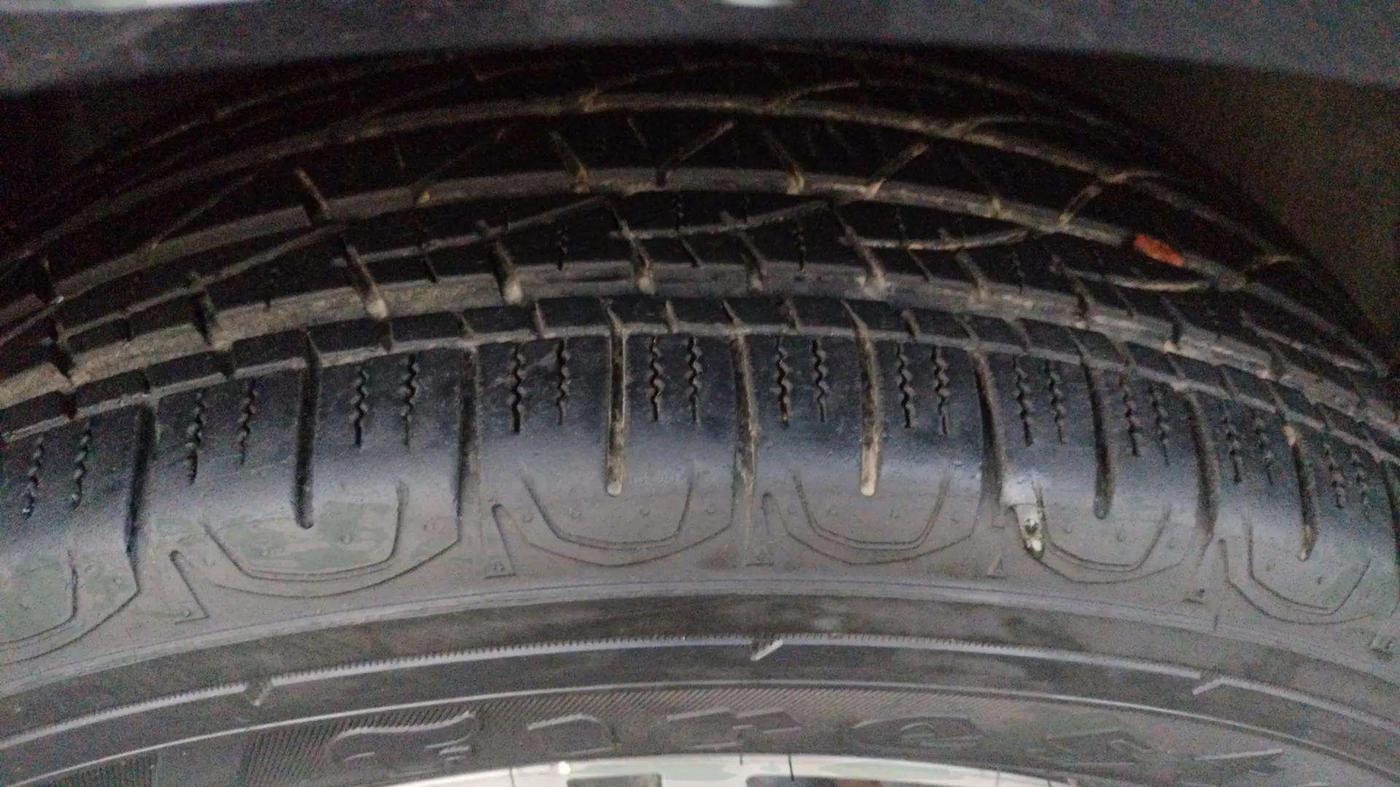 2014 Renault Koleos 4x4 MT, Diesel, Manual, 63,351 km, Left Front Tyre Tread