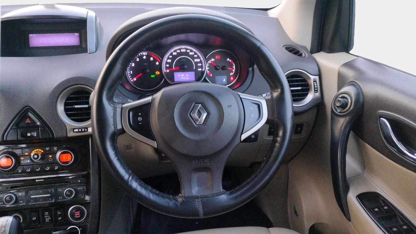 2014 Renault Koleos 4x4 MT, Diesel, Manual, 63,351 km, Steering Wheel Close Up