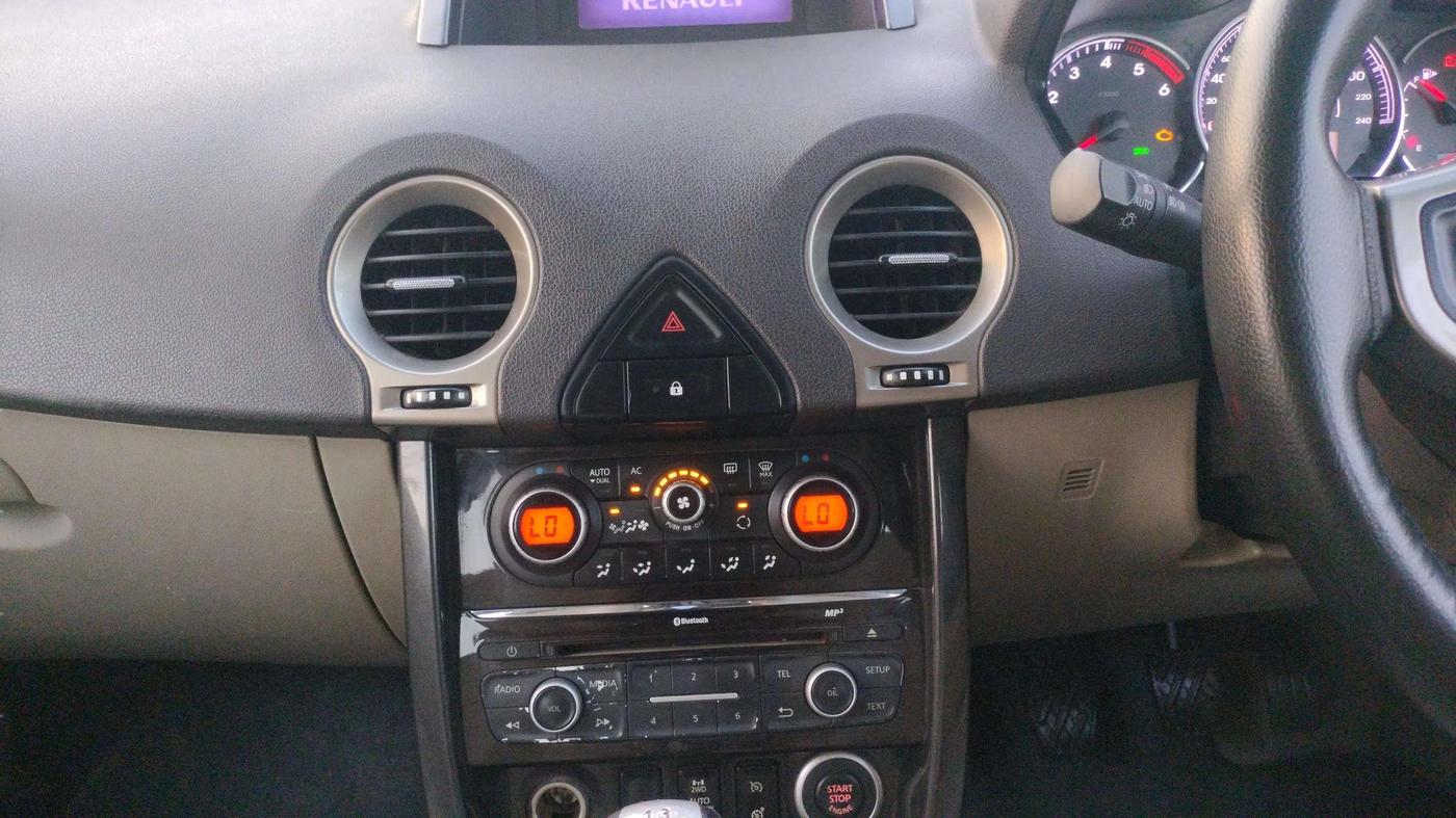 2014 Renault Koleos 4x4 MT, Diesel, Manual, 63,351 km, Air Conditioner