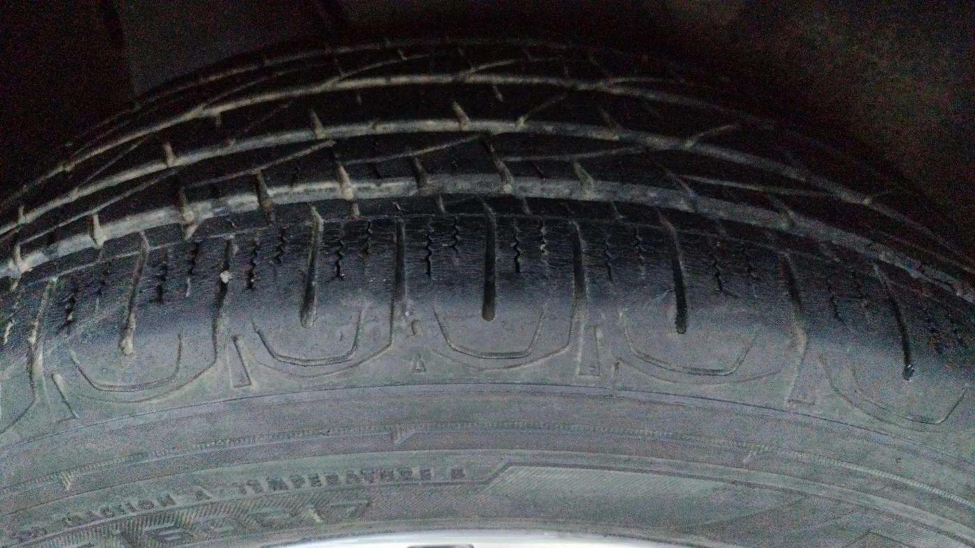 2014 Renault Koleos 4x4 MT, Diesel, Manual, 63,351 km, Right Rear Tyre Tread