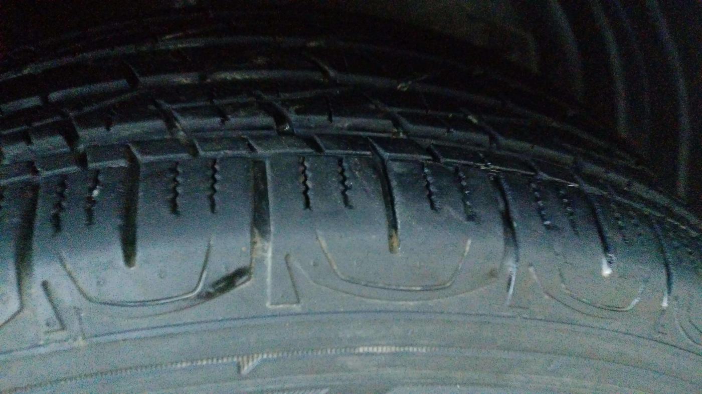 2014 Renault Koleos 4x4 MT, Diesel, Manual, 63,351 km, Right Front Tyre Tread