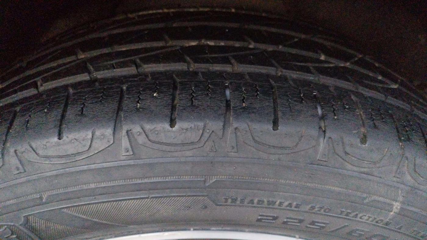 2014 Renault Koleos 4x4 MT, Diesel, Manual, 63,351 km, Left Rear Tyre Tread