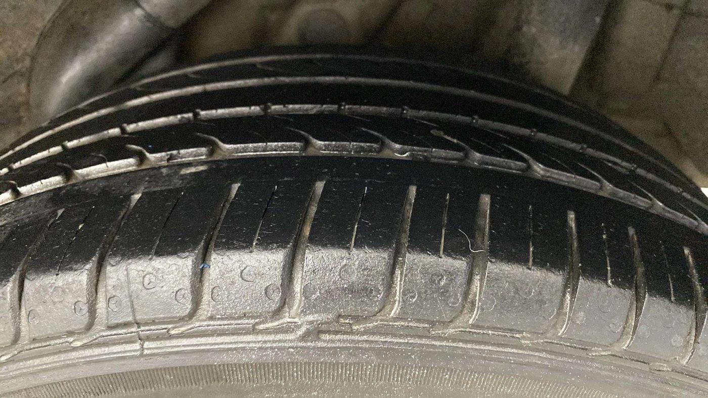 2018 Hyundai Verna 1.6 VTVT SX, Petrol, Manual, 80,223 km, Left Rear Tyre Tread