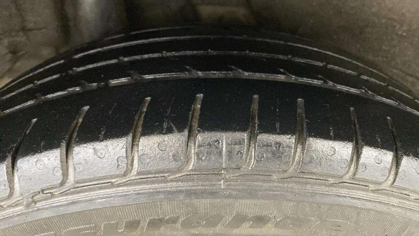 2018 Hyundai Verna 1.6 VTVT SX, Petrol, Manual, 80,223 km, Right Rear Tyre Tread