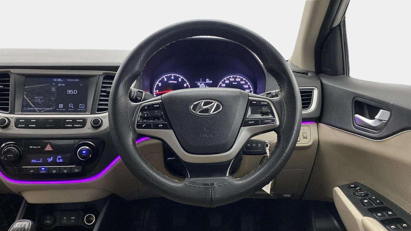 2018 Hyundai Verna 1.6 VTVT SX, Petrol, Manual, 80,223 km, Steering Wheel Close Up
