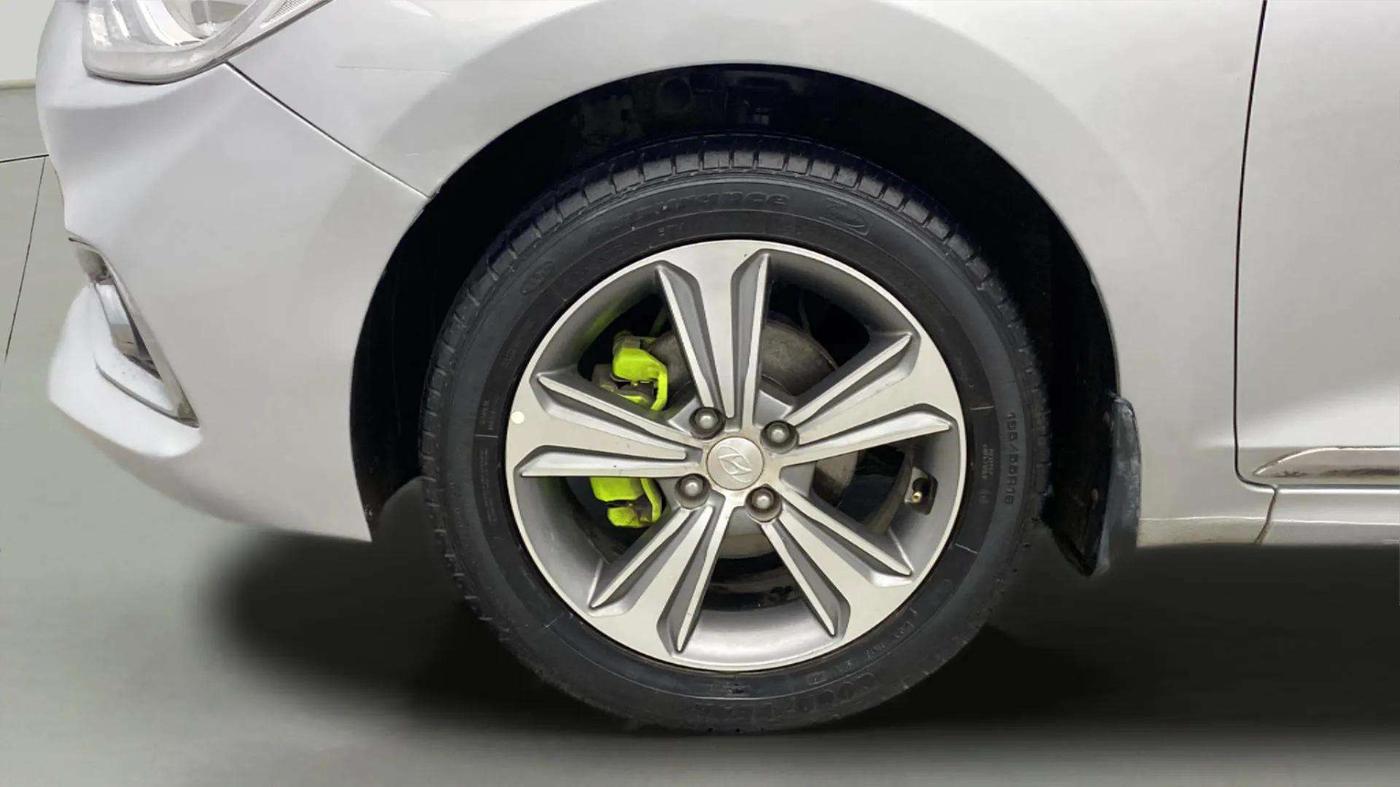 2018 Hyundai Verna 1.6 VTVT SX, Petrol, Manual, 80,223 km, Left Front Wheel