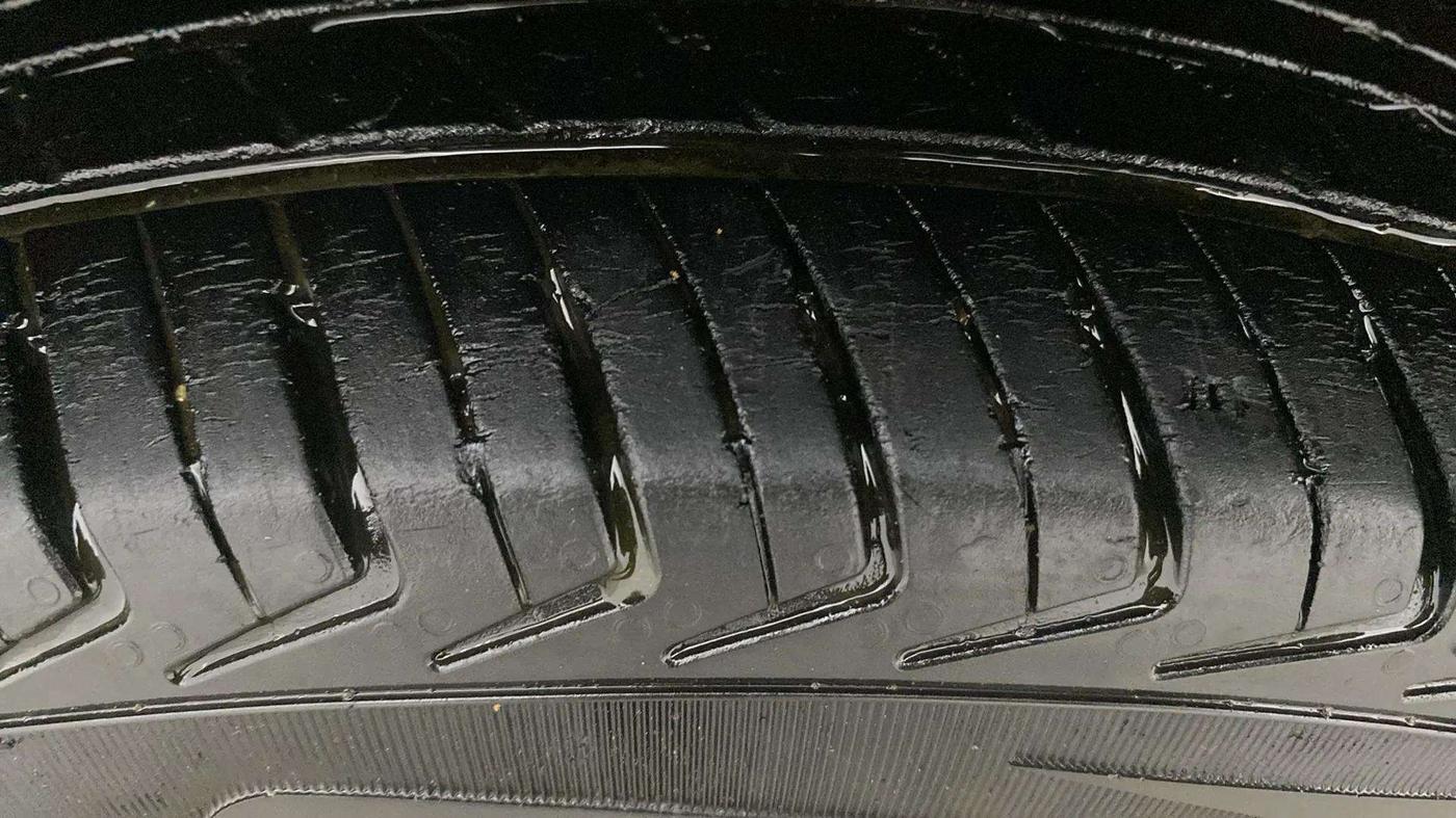 2020 Maruti New Wagon-R LXI CNG (O) 1.0, CNG, Manual, 43,199 km, Left Front Tyre Tread