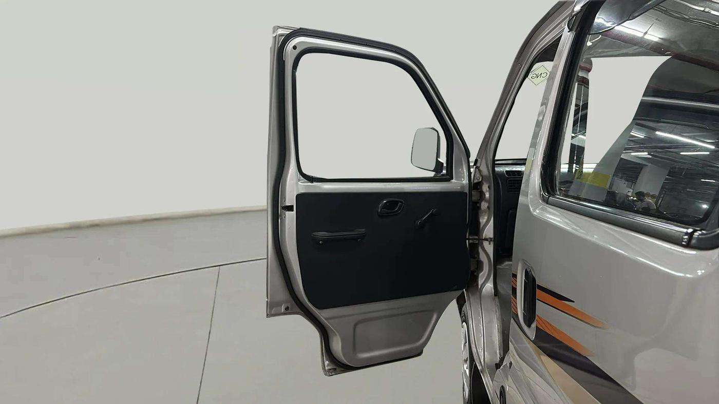 2022 Maruti Eeco 5 STR AC CNG (O), CNG, Manual, 33,523 km, LHS Front Door
