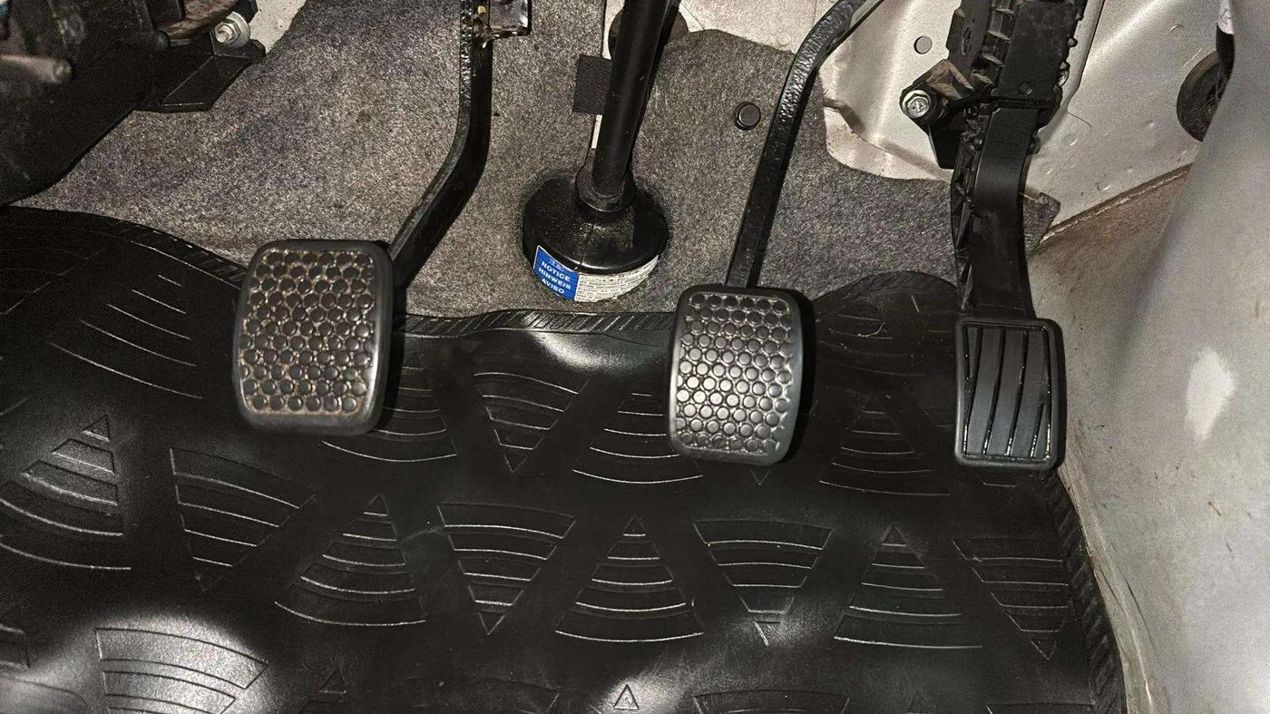 2022 Maruti Eeco 5 STR AC CNG (O), CNG, Manual, 33,523 km, Pedals