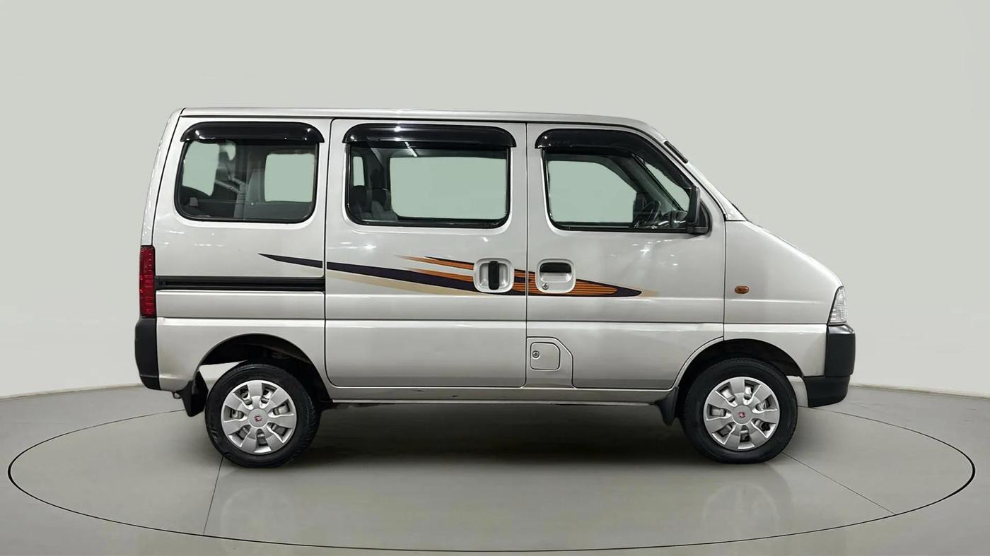 2022 Maruti Eeco 5 STR AC CNG (O), CNG, Manual, 33,523 km, Right Side View