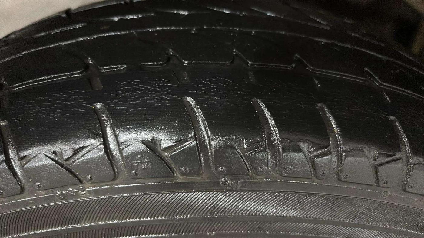 2022 Maruti Eeco 5 STR AC CNG (O), CNG, Manual, 33,523 km, Right Rear Tyre Tread