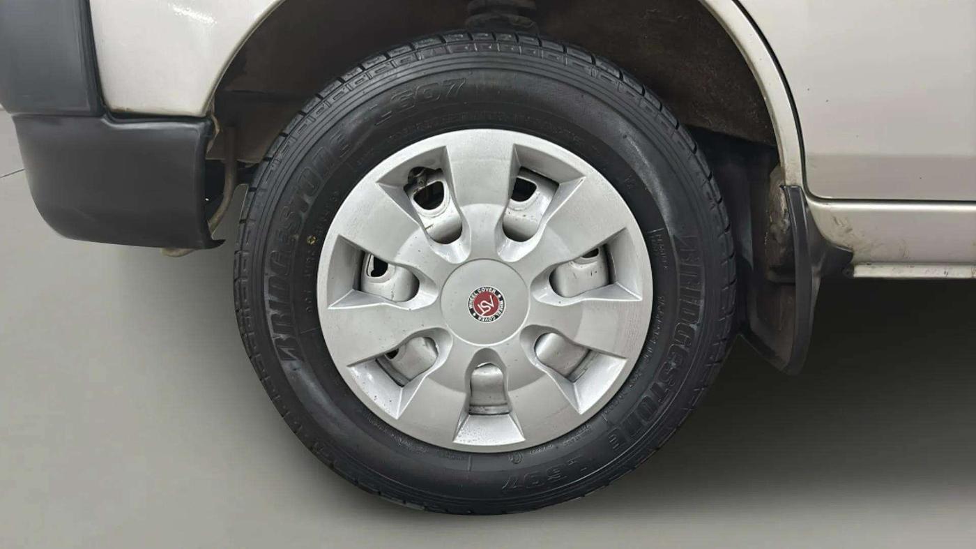 2022 Maruti Eeco 5 STR AC CNG (O), CNG, Manual, 33,523 km, Left Front Wheel