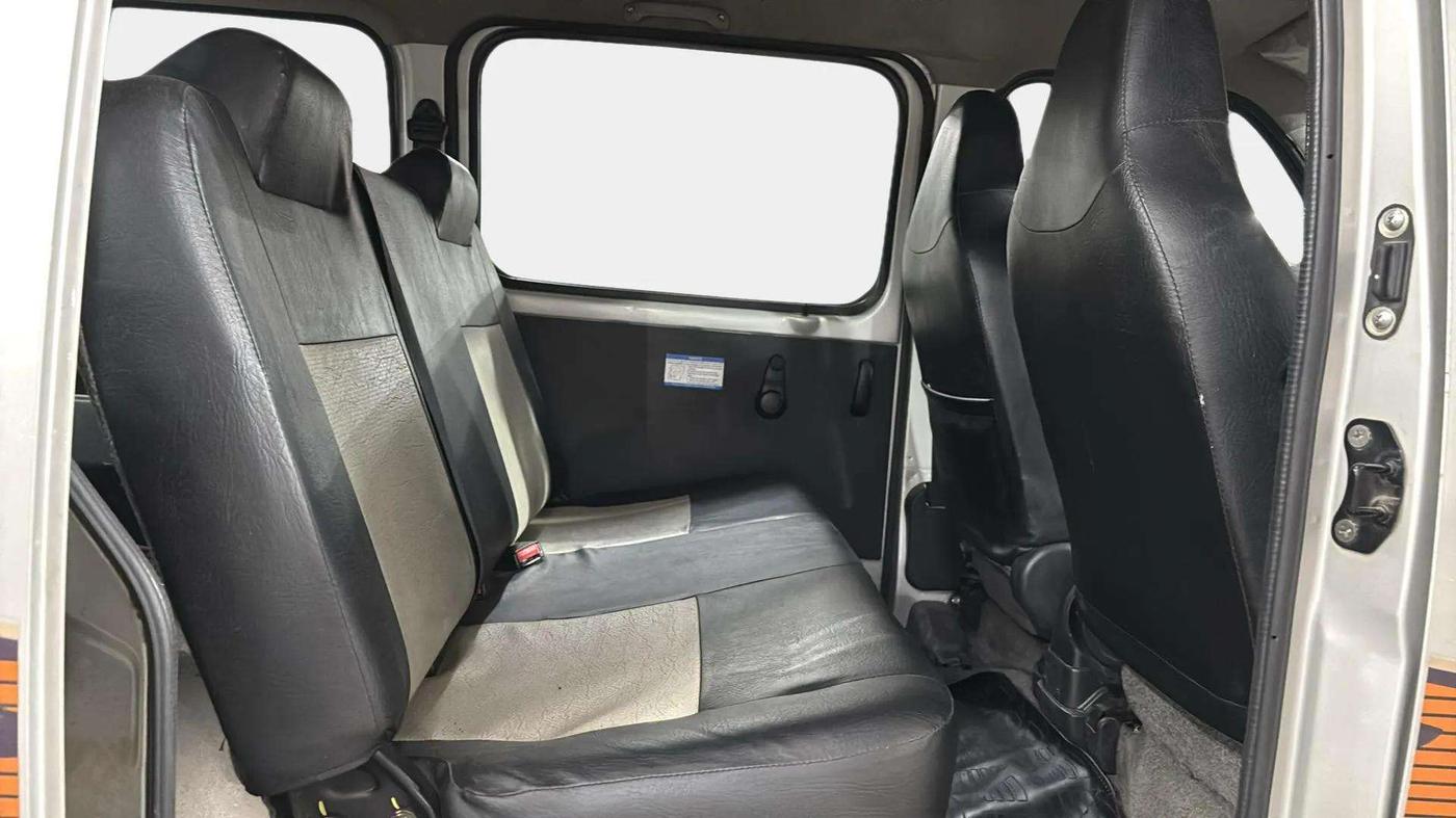 2022 Maruti Eeco 5 STR AC CNG (O), CNG, Manual, 33,523 km, Right Side Rear Door Cabin