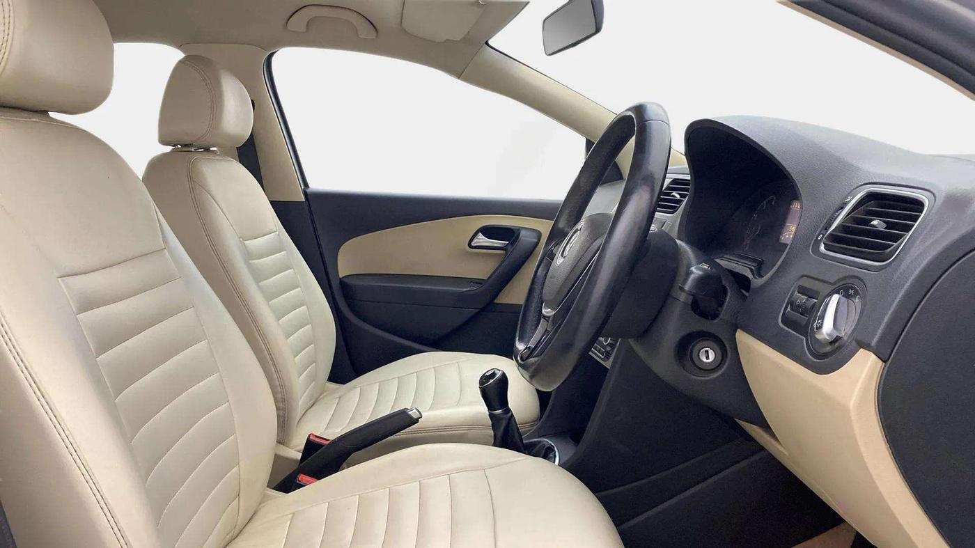 2015 Volkswagen Polo HIGHLINE1.2L, Petrol, Manual, 54,859 km, Right Side Front Door Cabin