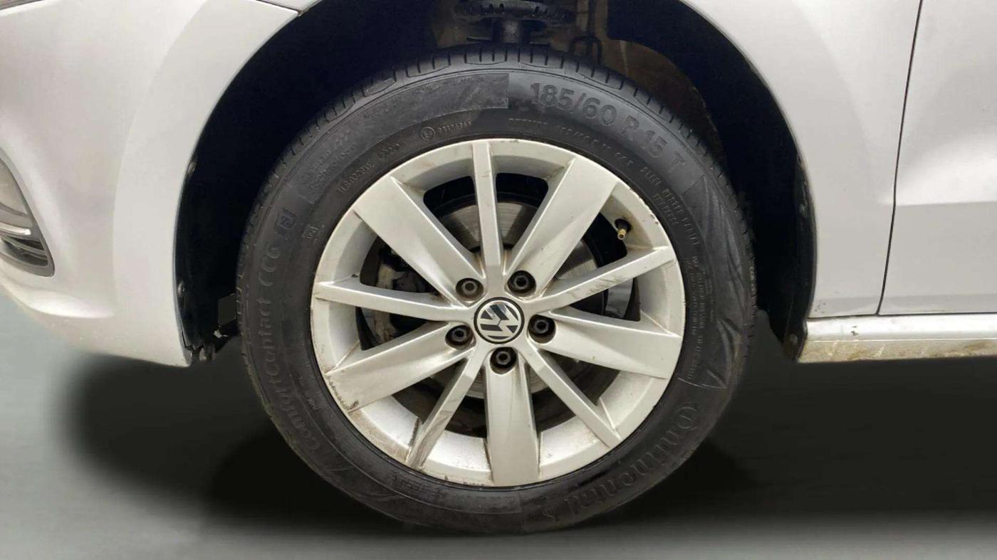 2015 Volkswagen Polo HIGHLINE1.2L, Petrol, Manual, 54,859 km, Left Front Wheel