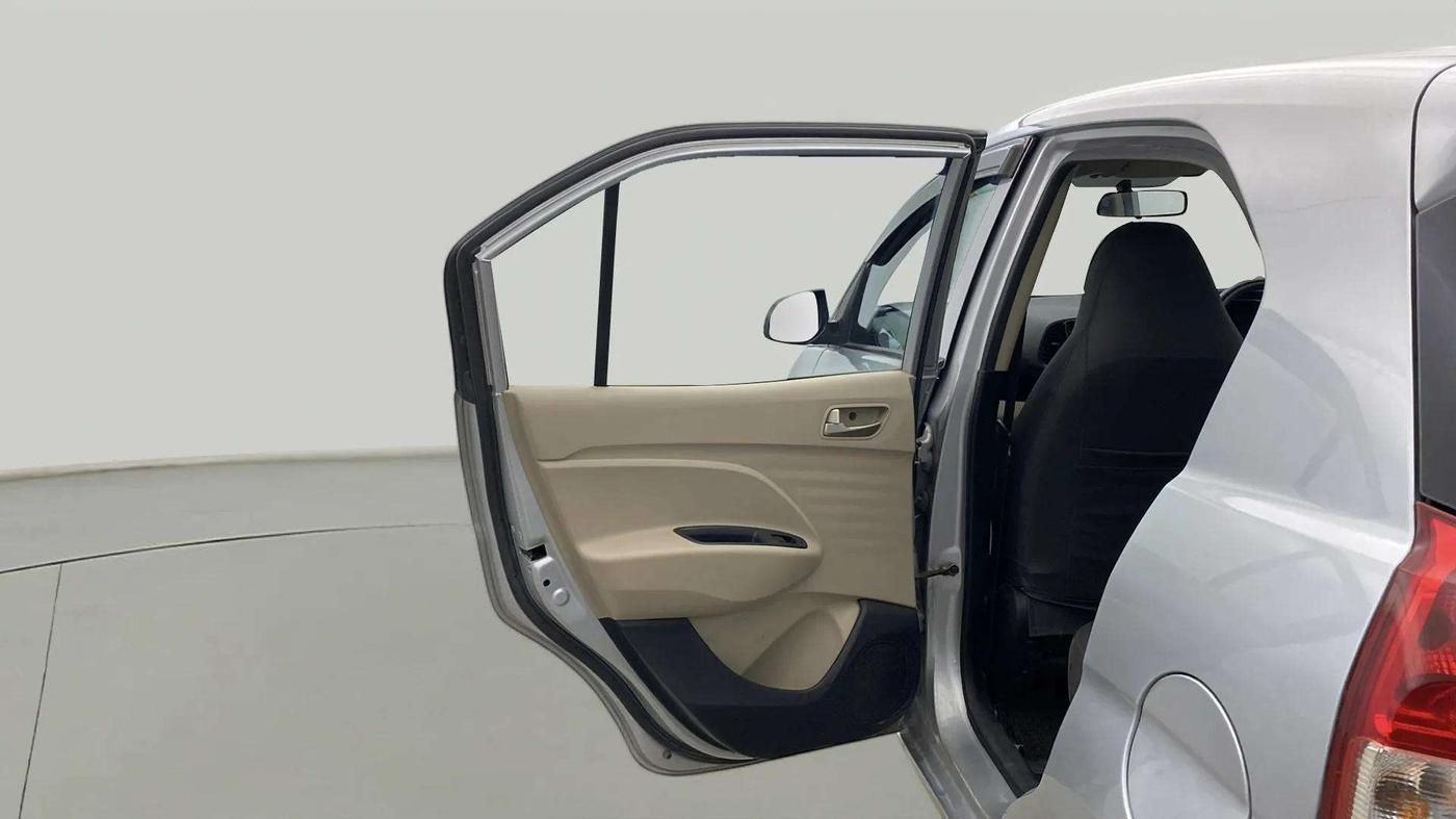 2018 Hyundai NEW SANTRO MAGNA CNG, CNG, Manual, 70,182 km, LHS Rear Door