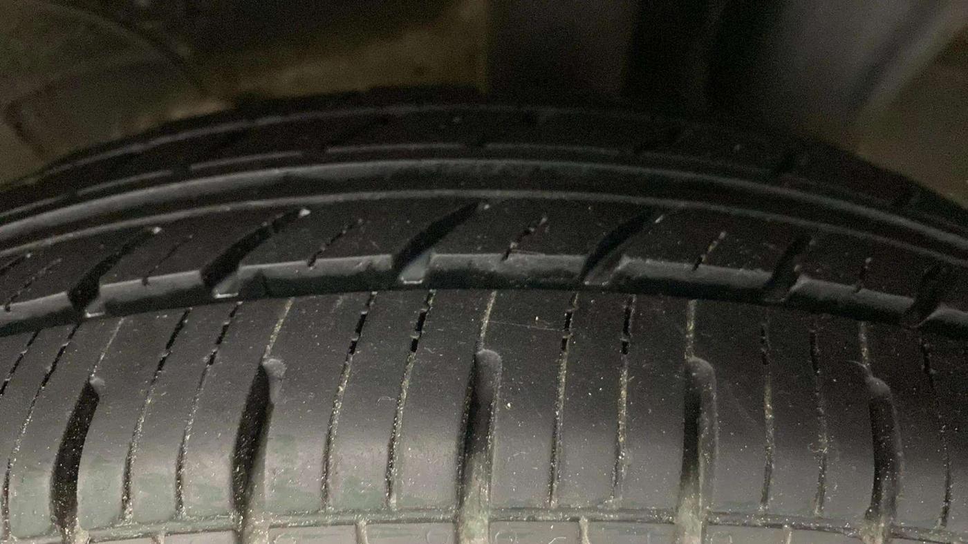 2018 Hyundai NEW SANTRO MAGNA CNG, CNG, Manual, 70,182 km, Left Rear Tyre Tread