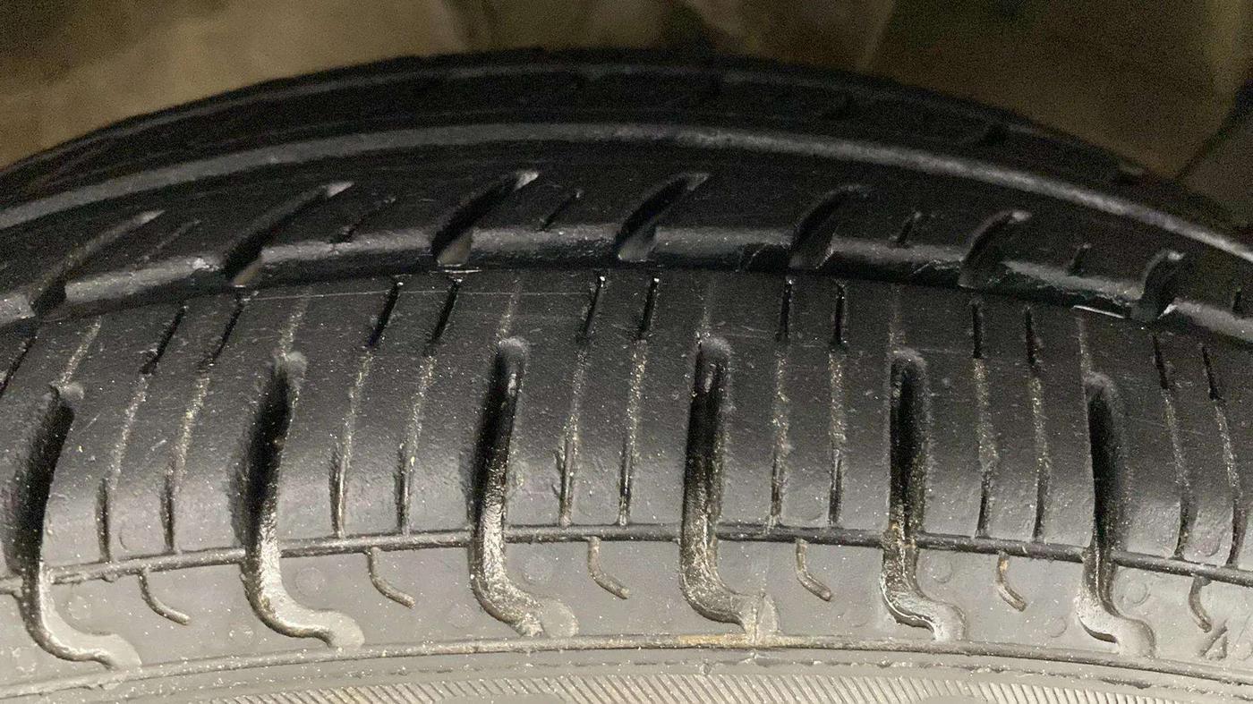 2018 Hyundai NEW SANTRO MAGNA CNG, CNG, Manual, 70,182 km, Right Front Tyre Tread