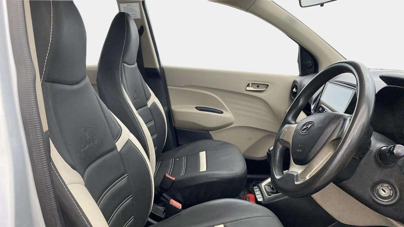 2018 Hyundai NEW SANTRO MAGNA CNG, CNG, Manual, 70,182 km, Right Side Front Door Cabin