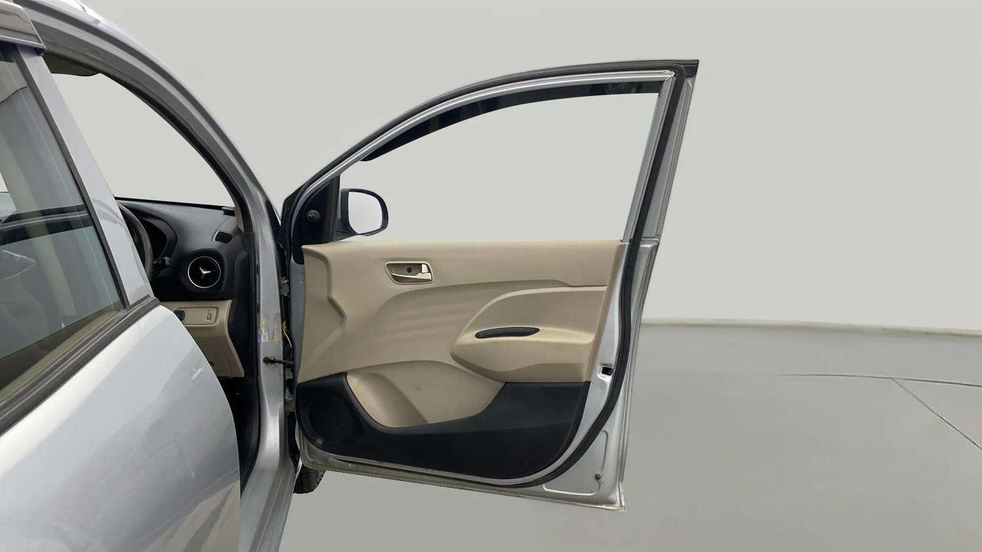 2018 Hyundai NEW SANTRO MAGNA CNG, CNG, Manual, 70,182 km, RHS Front Door