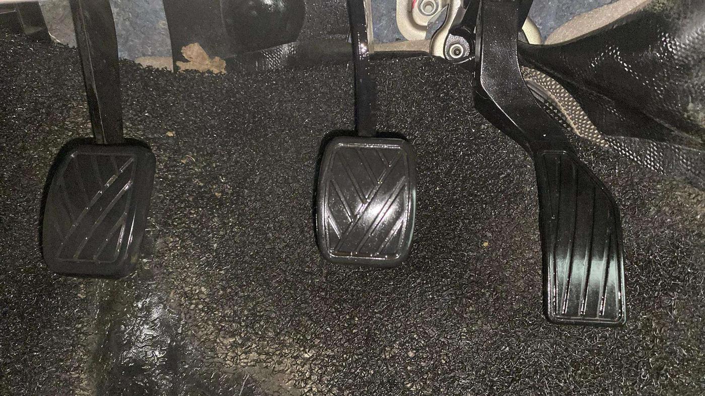 2022 Maruti Swift Dzire TOUR S-CNG (O), CNG, Manual, 31,394 km, Pedals
