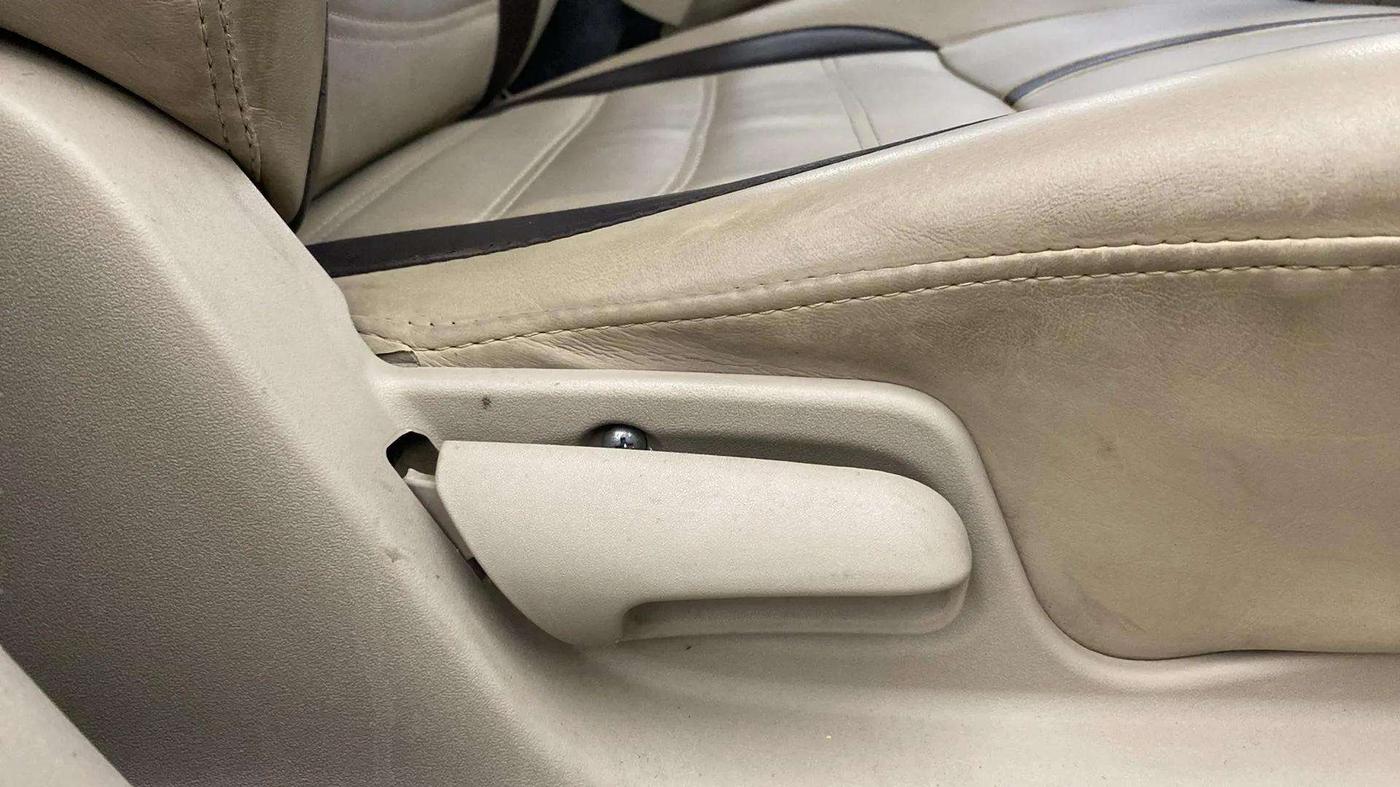 2022 Maruti Swift Dzire TOUR S-CNG (O), CNG, Manual, 31,394 km, Driver Side Adjustment Panel