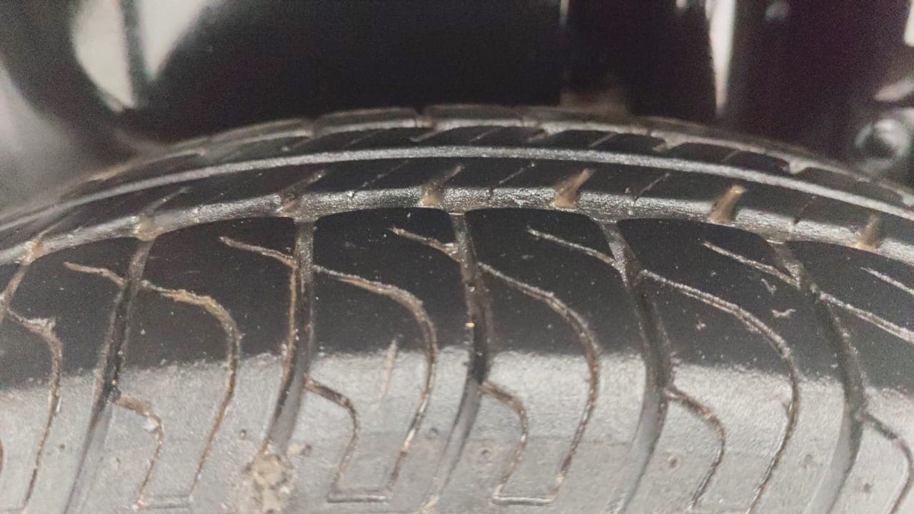 2022 Maruti Swift Dzire TOUR S-CNG (O), CNG, Manual, 31,394 km, Left Rear Tyre Tread