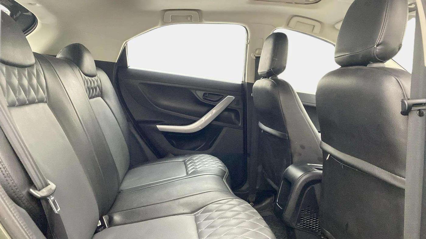 2020 Tata NEXON XMA SUNROOF PETROL, Petrol, Automatic, 15,562 km, Right Side Rear Door Cabin