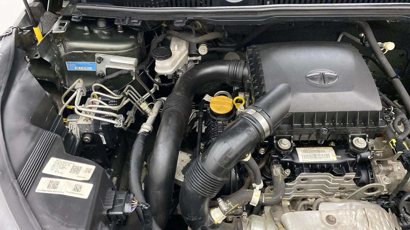 2020 Tata NEXON XMA SUNROOF PETROL, Petrol, Automatic, 15,562 km, Engine View - Right