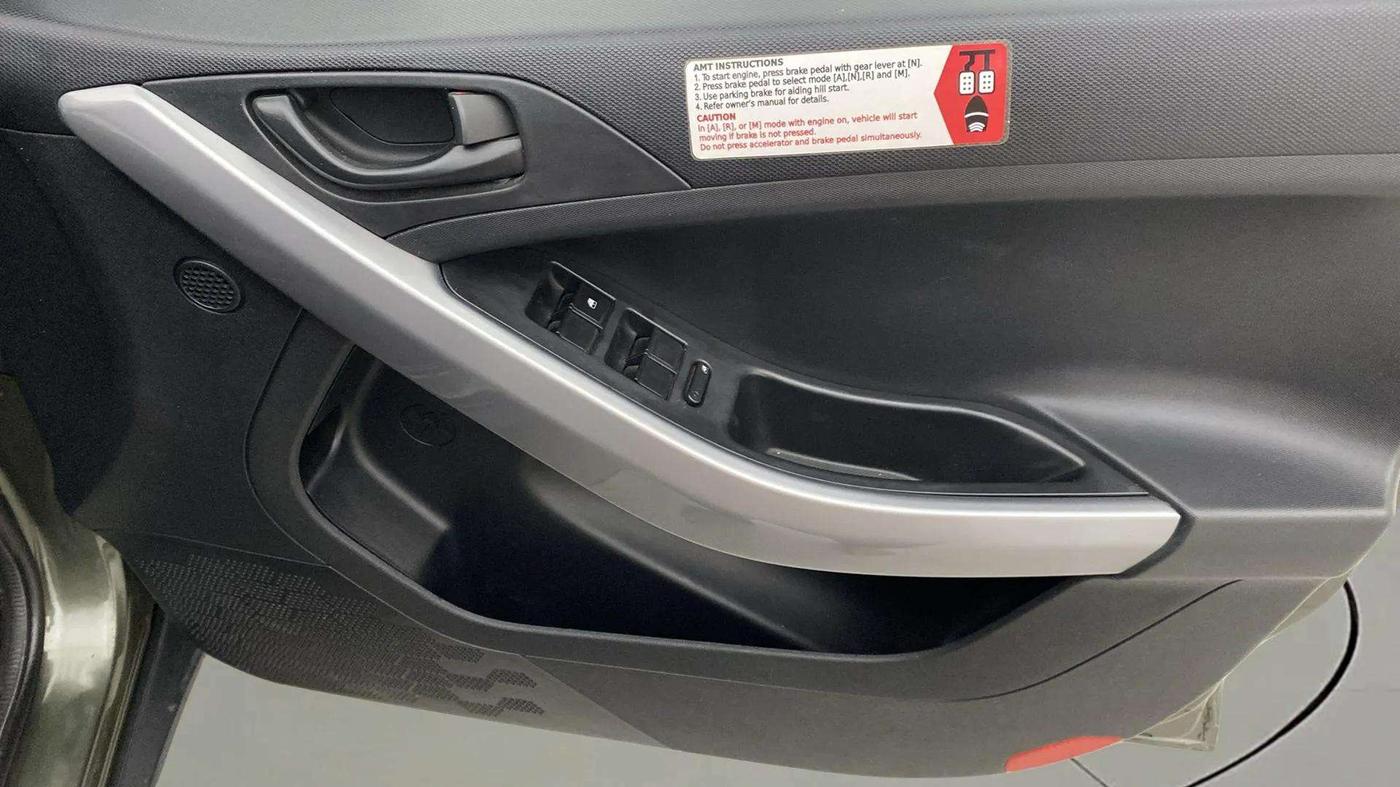 2020 Tata NEXON XMA SUNROOF PETROL, Petrol, Automatic, 15,562 km, Driver Side Door Panels Control