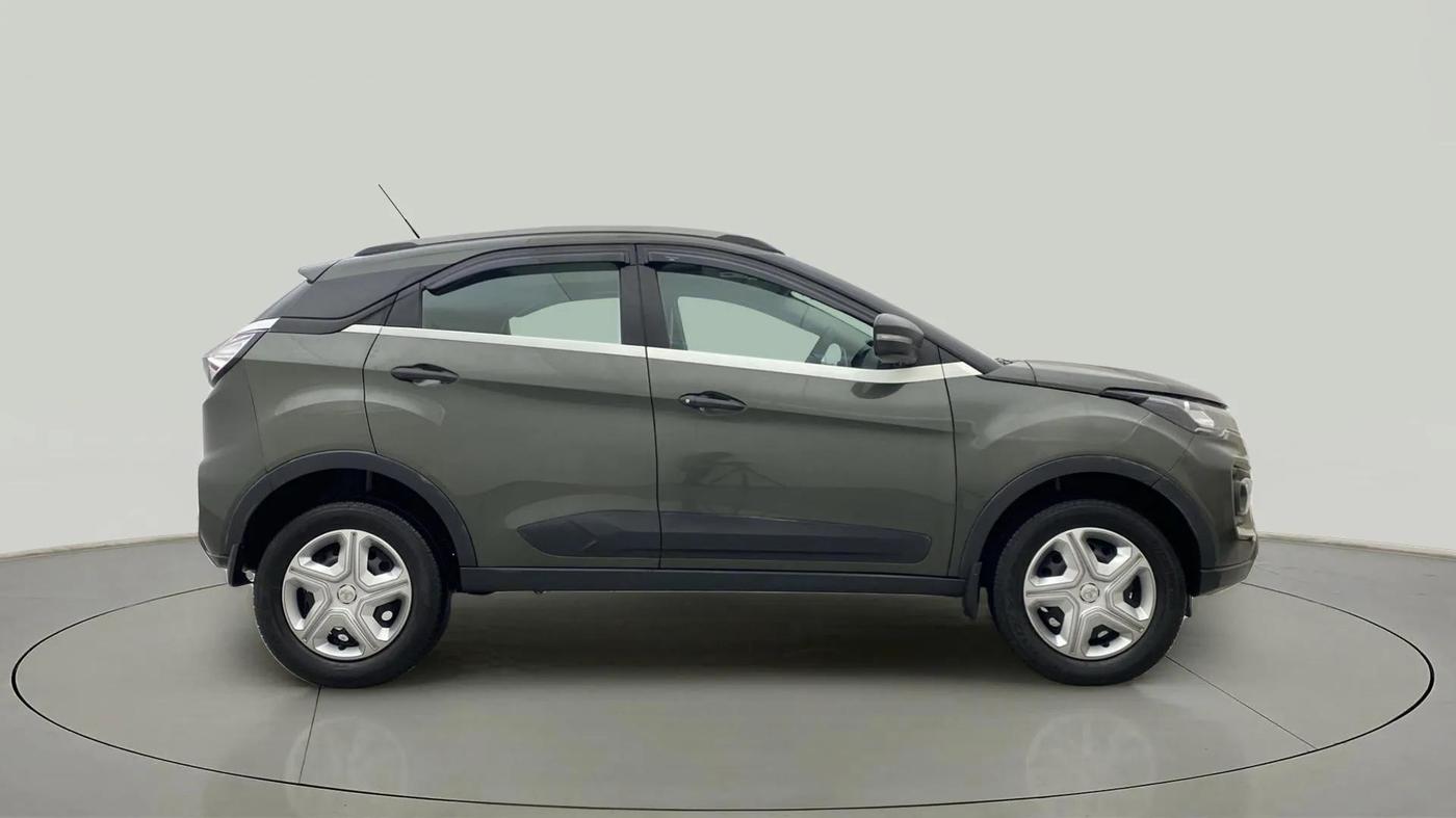 2020 Tata NEXON XMA SUNROOF PETROL, Petrol, Automatic, 15,562 km, Right Side View